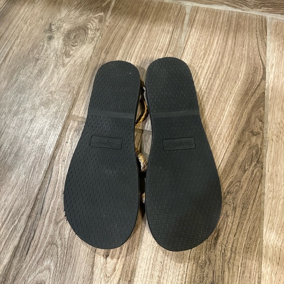 Sandals - Picture 4 of 5